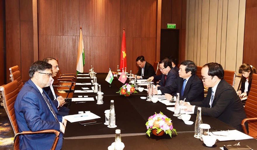 Thứ trưởng Bộ VHTTDL Đoàn Văn Việt gặp gỡ Đại sứ Ấn Độ tại ASEAN Jayant Namdeorao Khobragade
